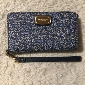 Michael Kors wristlet